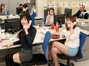 Mối tình lén lút của em học sinh và giáo viên