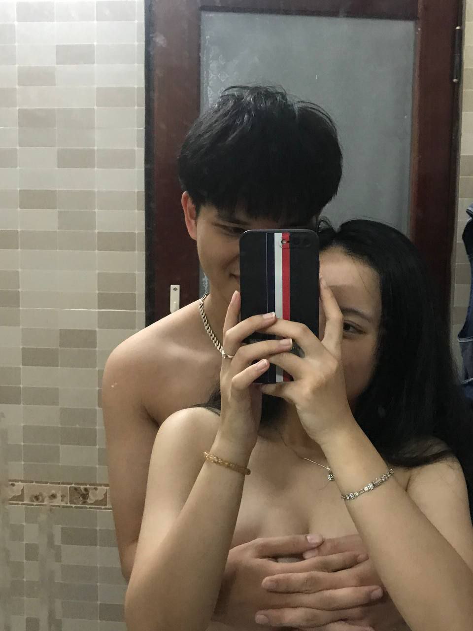 Gặp lại em buồi anh cửng dài loằng ngoằng