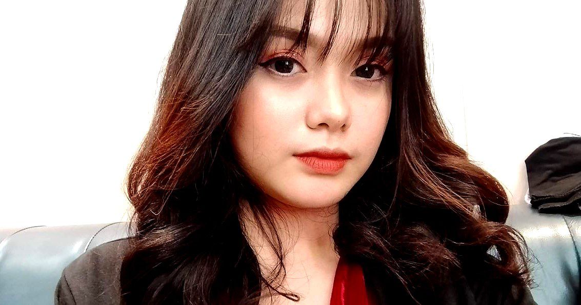 Cục thịt to dài đâm chạm hột le làm em sướng